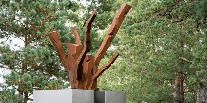 Sculpture "Pine trees of Rainis"