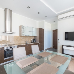 Black Pearl Apartments