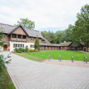 Kemerų nacionalinio parko informacijos centras "Meža māja"