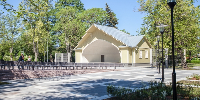 Mellužu estrāde un parks