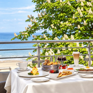 Vēlās brokastis kūrortviesnīcas “Baltic Beach Hotel & SPA” restorānā “Pērle”