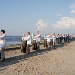 Deju festivāls “Jūras bize” | Tallinas iela, Kaugurciema pludmale un Jaundubultu pludmale