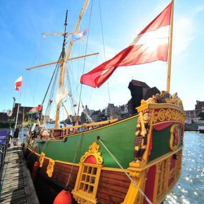 Istorinis burlaivis "Lībava"