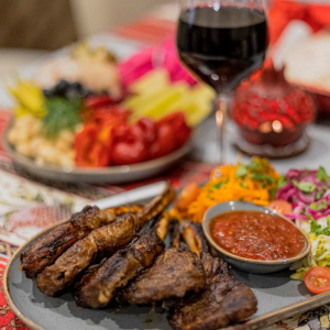 Jēra gaļas šašliks armēņu gaumē - restorāns &quot;Nojan Tapan&quot;