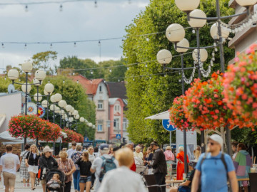 Majori. Jomas Street – The Town’s Promenade